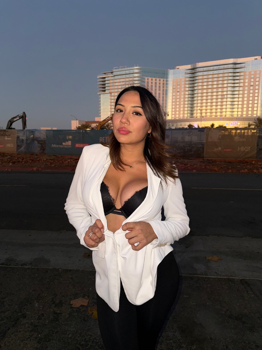 Take a pause and enjoy Ali Cruz — streaming from Taiz