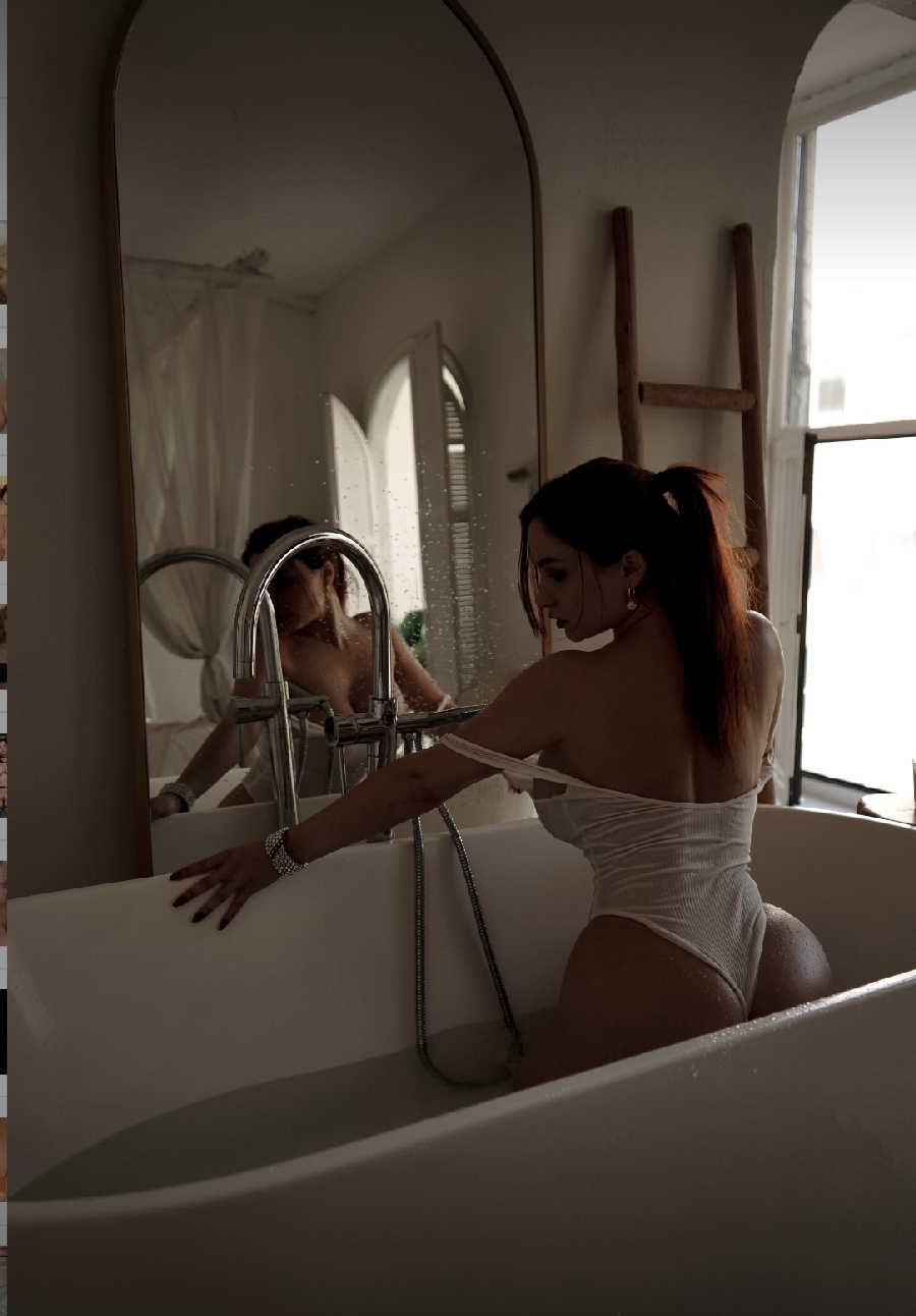 A playful frame from Miranda Faith nude — online in Taiz