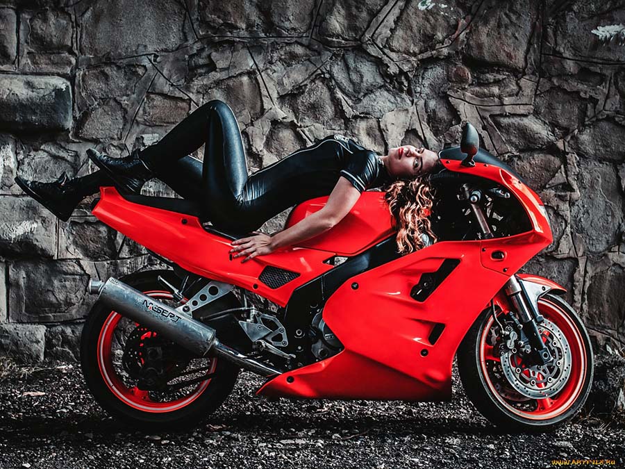 Beautiful girl Beautiful girls and motorcycles in Taiz