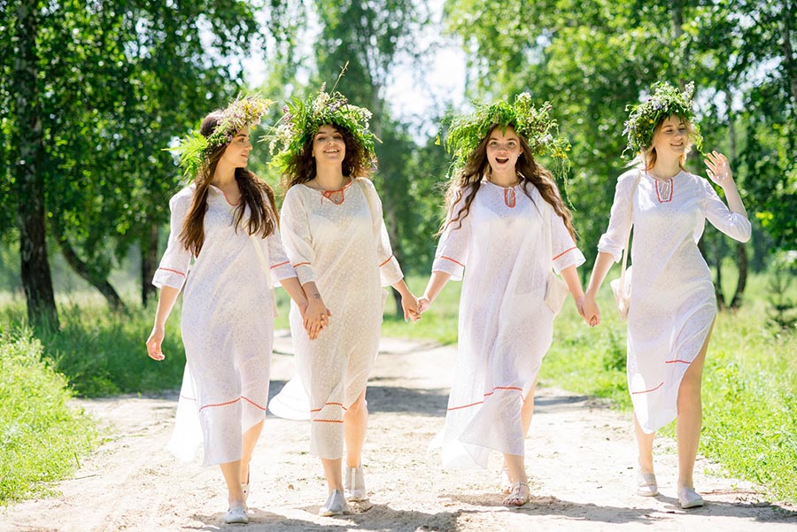 A cozy shot with Slavic girls — straight from Taiz